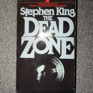 Barnes & Noble Black and White Stephen King 'The Dead Zone' Art